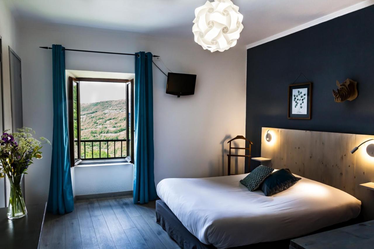 Logis Hotel-Restaurant La Mere Biquette Saint-Pons  Dış mekan fotoğraf