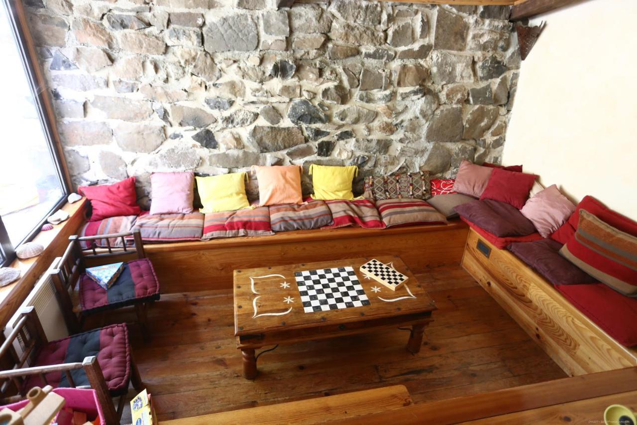 Logis Hotel-Restaurant La Mere Biquette Saint-Pons  Dış mekan fotoğraf