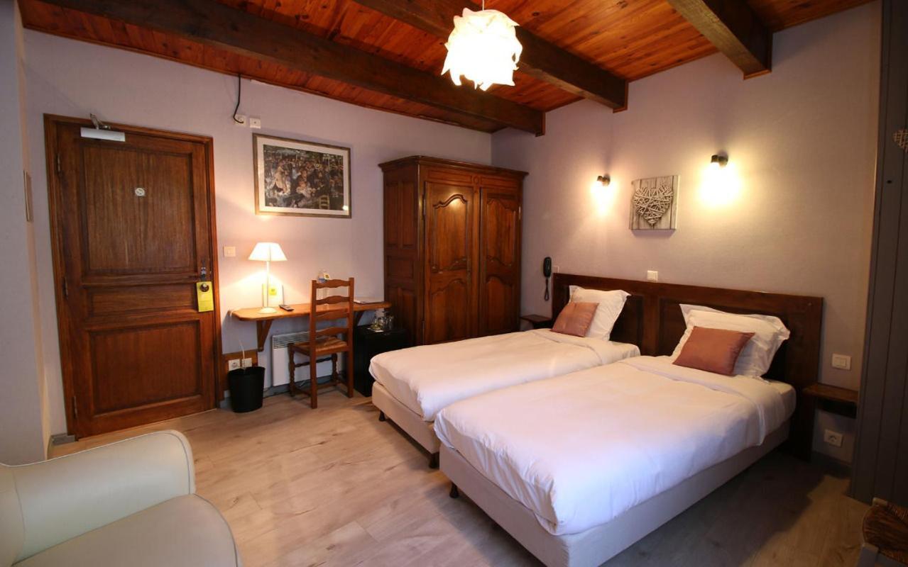 Logis Hotel-Restaurant La Mere Biquette Saint-Pons  Dış mekan fotoğraf