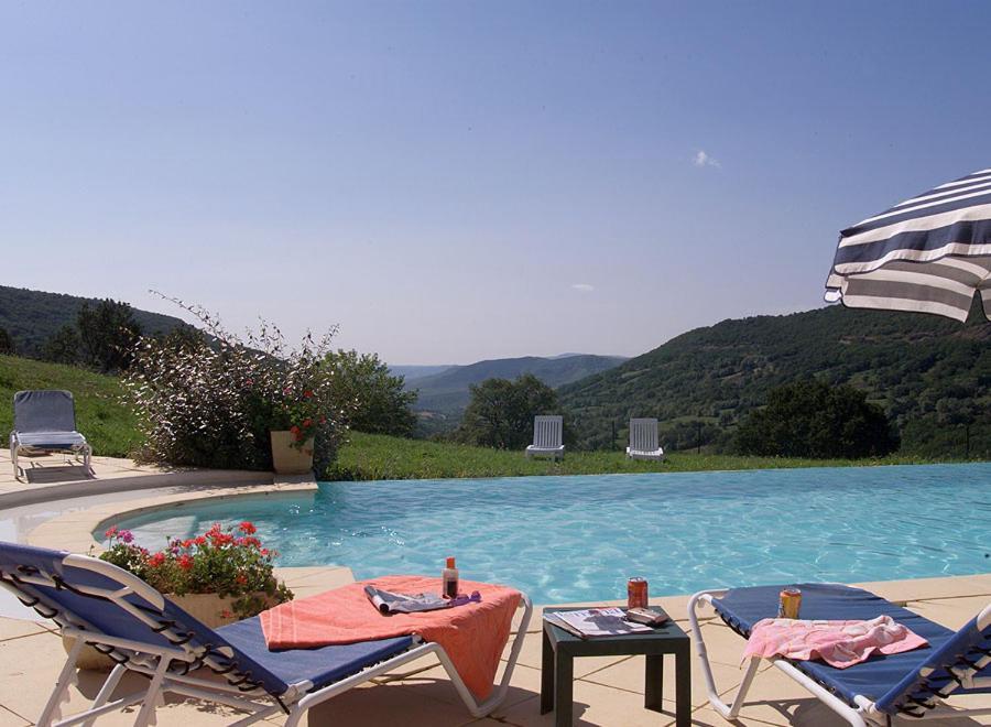 Logis Hotel-Restaurant La Mere Biquette Saint-Pons  Dış mekan fotoğraf