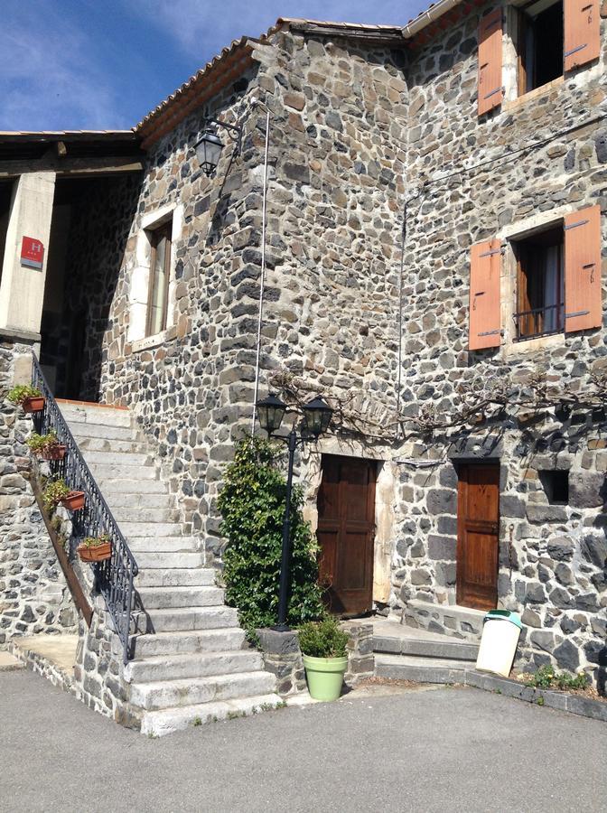 Logis Hotel-Restaurant La Mere Biquette Saint-Pons  Dış mekan fotoğraf